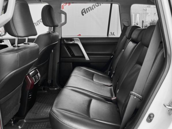 Toyota Land Cruiser Prado 150 Series Рестайлинг 1 с пробегом 2016 года, цена 3 985 000 рублей, 135291 км, внедорожник, Автокод Объявления