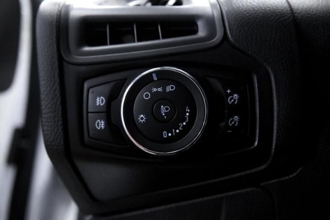 Ford Focus III Рестайлинг с пробегом 2015 года, цена 719 000 рублей, 215600 км, хэтчбек, Автокод Объявления