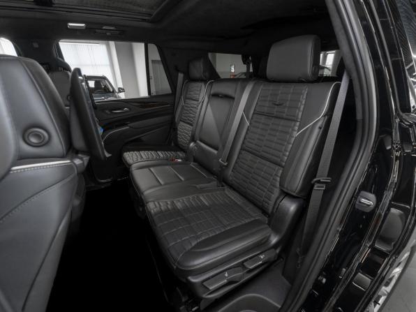 Cadillac Escalade V с пробегом 2023 года, цена 12 400 000 рублей, 17973 км, внедорожник, Автокод Объявления