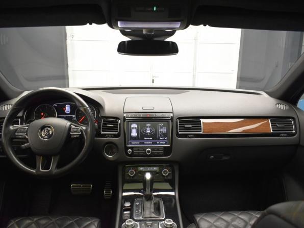 Volkswagen Touareg II Рестайлинг с пробегом 2017 года, цена 3 497 000 рублей, 184652 км, внедорожник, Автокод Объявления