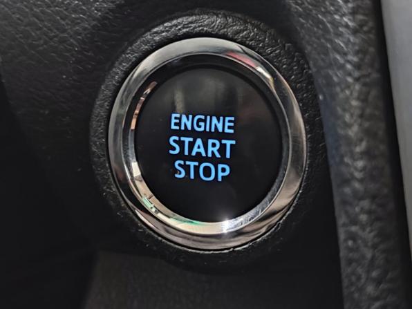 Toyota Camry VII (XV50) Рестайлинг с пробегом 2016 года, цена 1 750 000 рублей, 315874 км, седан, Автокод Объявления