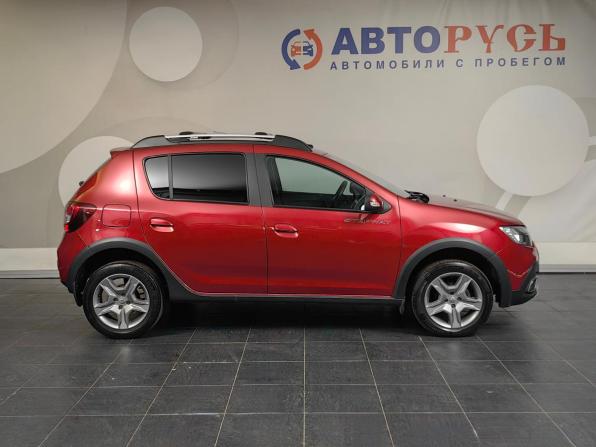 Renault Sandero II Рестайлинг с пробегом 2020 года, цена 1 355 000 рублей, 65404 км, хэтчбек, Автокод Объявления