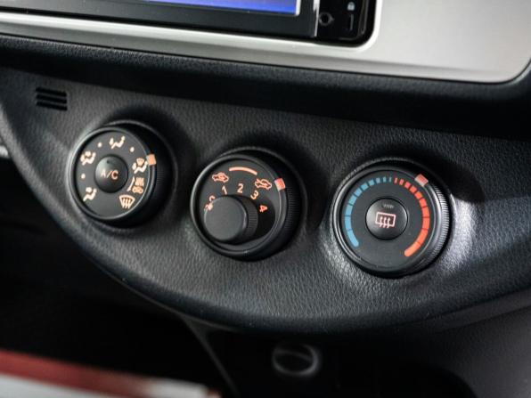 Toyota Vitz III (XP130) Рестайлинг с пробегом 2014 года, цена 780 500 рублей, 77702 км, хэтчбек, Автокод Объявления