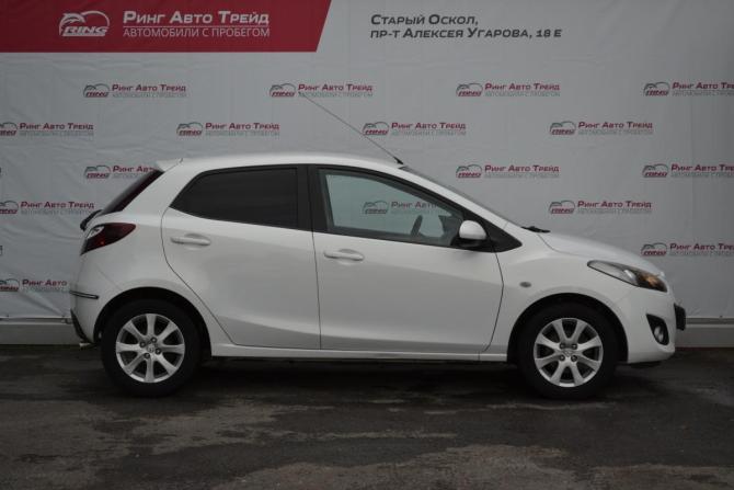 Mazda 2 II Рестайлинг (DE2) с пробегом 2011 года, цена 890 000 рублей, 72063 км, хэтчбек, Автокод Объявления