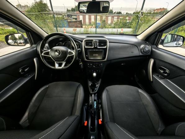 Renault Logan II Рестайлинг с пробегом 2022 года, цена 1 099 000 рублей, 75893 км, седан, Автокод Объявления