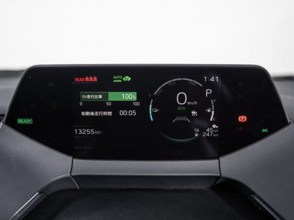 Toyota Prius V (XW60) с пробегом 2023 года, цена 4 360 000 рублей, 13255 км, лифтбек, Автокод Объявления