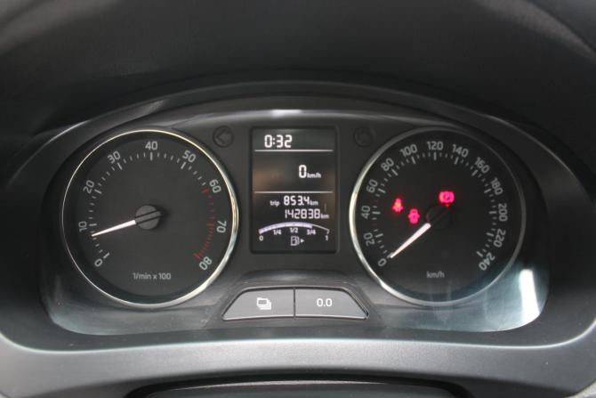 Skoda Rapid I с пробегом 2014 года, цена 947 000 рублей, 142834 км, лифтбек, Автокод Объявления