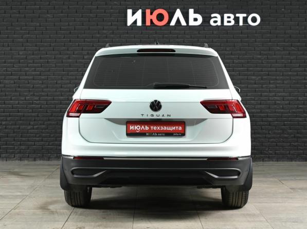 Volkswagen Tiguan II Рестайлинг с пробегом 2022 года, цена 2 835 000 рублей, 42266 км, внедорожник, Автокод Объявления