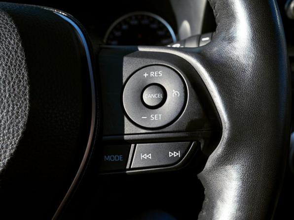 Toyota RAV4 V (XA50) с пробегом 2021 года, цена 3 270 000 рублей, 87600 км, внедорожник, Автокод Объявления