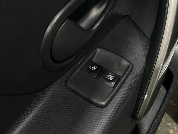 Renault Sandero II Рестайлинг с пробегом 2019 года, цена 980 000 рублей, 89833 км, хэтчбек, Автокод Объявления