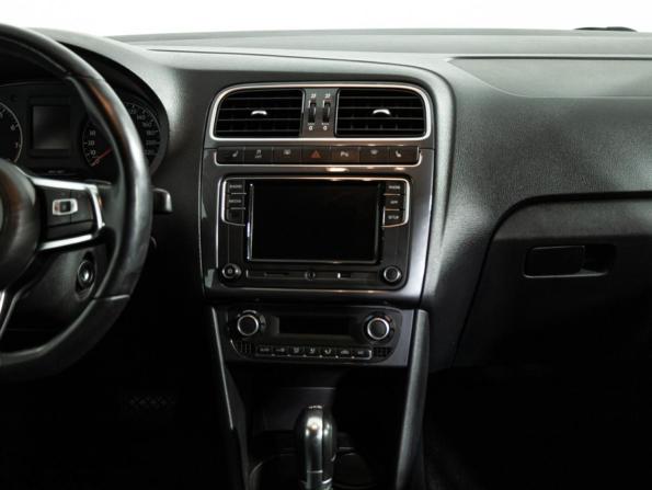 Volkswagen Polo V Рестайлинг с пробегом 2019 года, цена 1 549 585 рублей, 78057 км, седан, Автокод Объявления