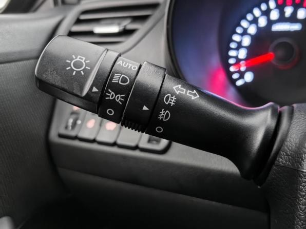 Kia Rio III Рестайлинг с пробегом 2015 года, цена 1 049 000 рублей, 106064 км, хэтчбек, Автокод Объявления