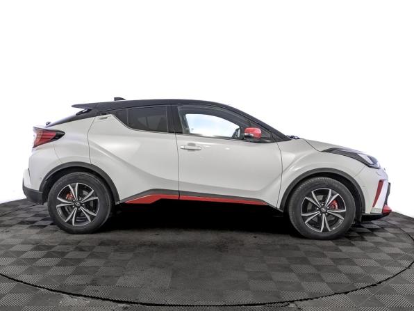Toyota C-HR I Рестайлинг с пробегом 2021 года, цена 2 845 000 рублей, 55095 км, внедорожник, Автокод Объявления