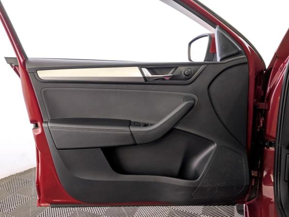 Skoda Rapid II с пробегом 2022 года, цена 1 975 000 рублей, 30634 км, лифтбек, Автокод Объявления