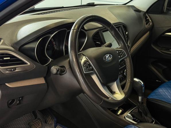 Lada (ВАЗ) Vesta I с пробегом 2022 года, цена 1 415 000 рублей, 33462 км, седан, Автокод Объявления