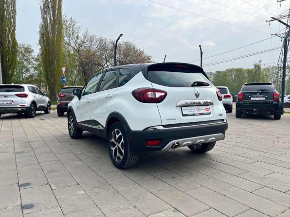 Renault Kaptur I с пробегом 2016 года, цена 1 556 300 рублей, 88974 км, внедорожник, Автокод Объявления