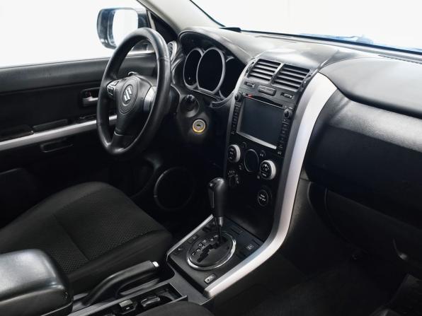 Suzuki Grand Vitara II Рестайлинг с пробегом 2010 года, цена 888 000 рублей, 293255 км, внедорожник, Автокод Объявления