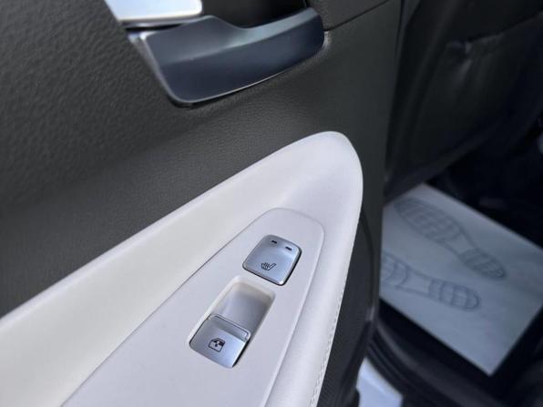 Hyundai Santa Fe IV Рестайлинг с пробегом 2020 года, цена 3 160 000 рублей, 80087 км, внедорожник, Автокод Объявления