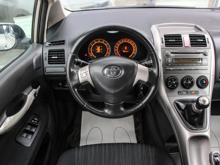 Toyota Auris I Калуга  - изображение 8