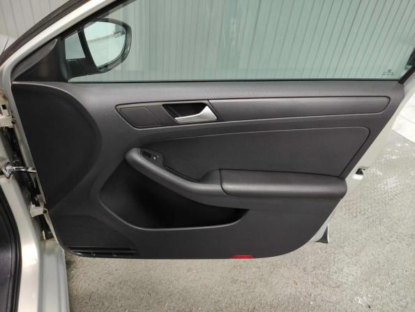 Volkswagen Jetta VI Рестайлинг с пробегом 2015 года, цена 1 050 000 рублей, 211076 км, седан, Автокод Объявления