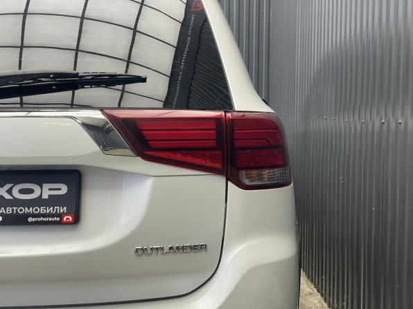 Mitsubishi Outlander III Рестайлинг 2 с пробегом 2017 года, цена 1 447 000 рублей, 270002 км, внедорожник, Автокод Объявления