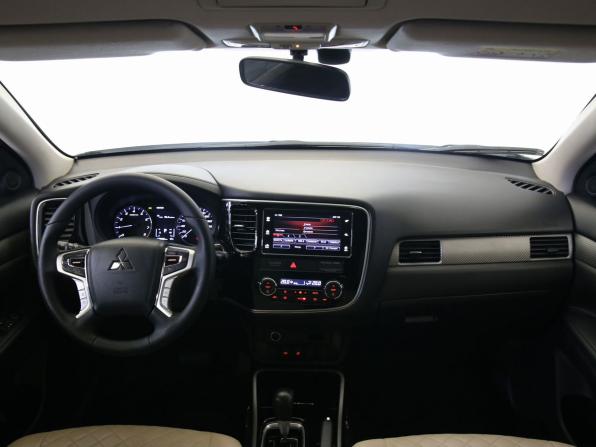 Mitsubishi Outlander III Рестайлинг 2 с пробегом 2018 года, цена 1 845 000 рублей, 140000 км, внедорожник, Автокод Объявления