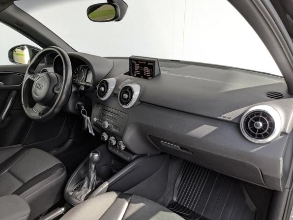 Audi A1 I (8X) с пробегом 2012 года, цена 1 230 000 рублей, 47550 км, хэтчбек, Автокод Объявления