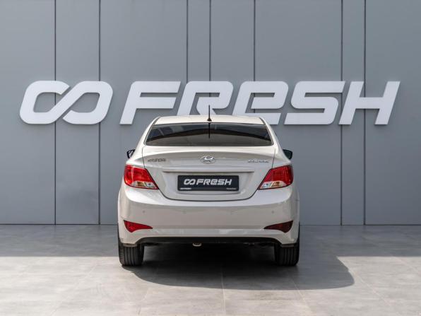Hyundai Solaris I Рестайлинг с пробегом 2015 года, цена 1 320 000 рублей, 168275 км, седан, Автокод Объявления