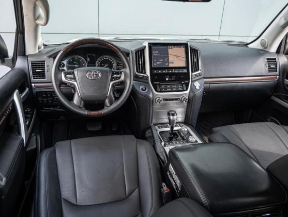 Toyota Land Cruiser 200 Series Рестайлинг 2 с пробегом 2016 года, цена 6 000 000 рублей, 268467 км, внедорожник, Автокод Объявления