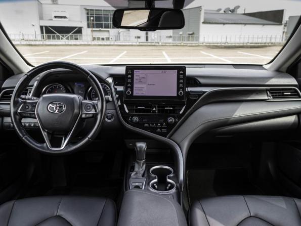 Toyota Camry VIII (XV70) Рестайлинг с пробегом 2021 года, цена 3 190 000 рублей, 56160 км, седан, Автокод Объявления