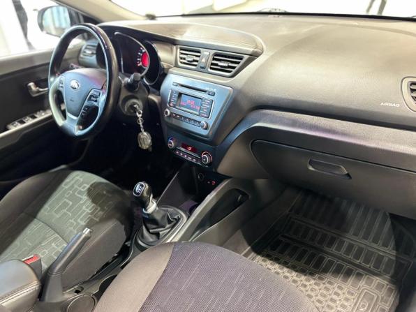 Kia Rio III Рестайлинг с пробегом 2017 года, цена 1 199 000 рублей, 108106 км, седан, Автокод Объявления