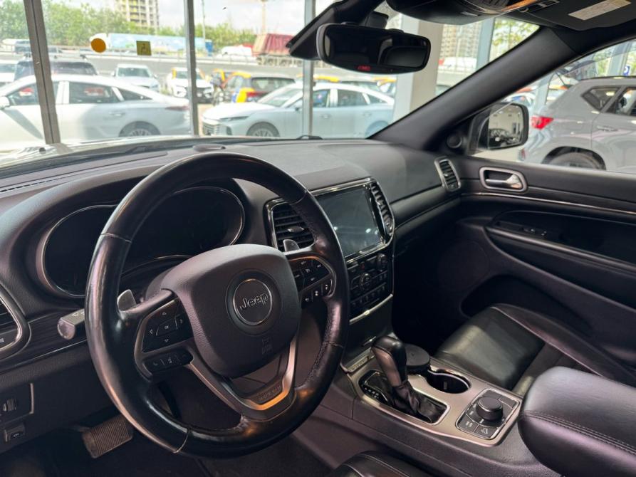 Jeep Grand Cherokee IV (WK2) Рестайлинг Москва  - изображение 14