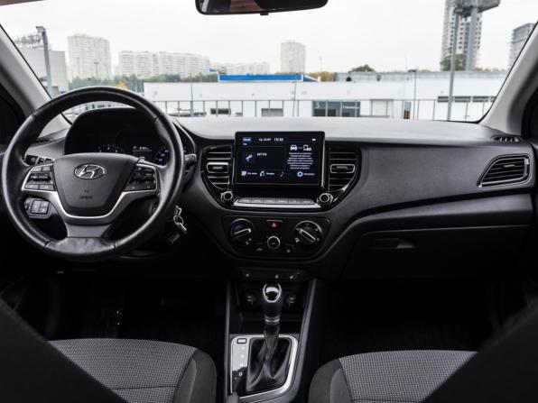 Hyundai Solaris II Рестайлинг с пробегом 2021 года, цена 1 588 000 рублей, 68364 км, седан, Автокод Объявления