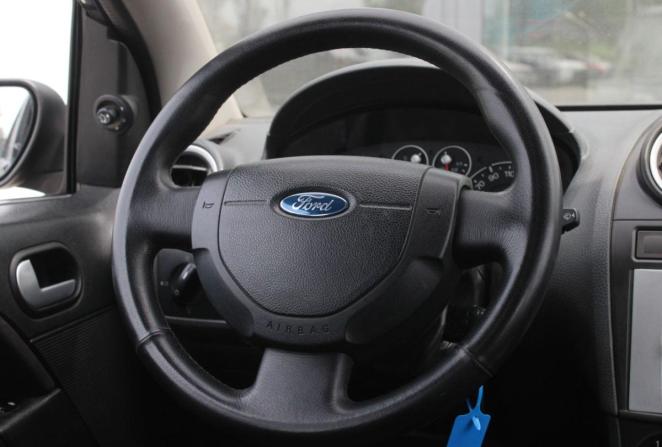 Ford Fiesta Mk5 с пробегом 2008 года, цена 399 000 рублей, 136092 км, хэтчбек, Автокод Объявления