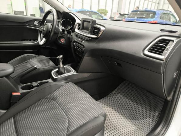 Kia Ceed III с пробегом 2018 года, цена 1 450 000 рублей, 65643 км, хэтчбек, Автокод Объявления