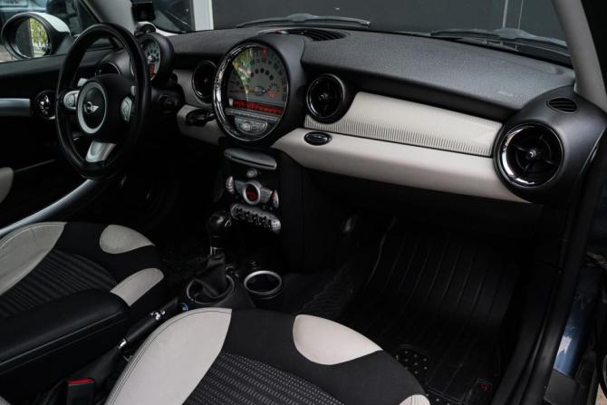 Mini Hatch II (R56) с пробегом 2009 года, цена 1 250 000 рублей, 104051 км, хэтчбек, Автокод Объявления