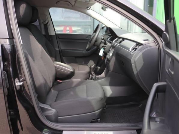 Skoda Rapid I с пробегом 2015 года, цена 1 019 000 рублей, 93000 км, лифтбек, Автокод Объявления