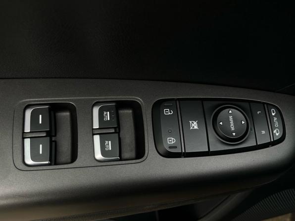 Kia Sportage IV Рестайлинг с пробегом 2019 года, цена 2 230 000 рублей, 41200 км, внедорожник, Автокод Объявления
