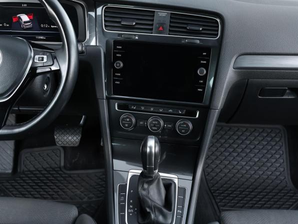 Volkswagen Golf VII Рестайлинг с пробегом 2018 года, цена 1 898 000 рублей, 115978 км, хэтчбек, Автокод Объявления
