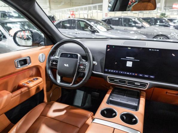 Li Auto (Lixiang) L9 I с пробегом 2023 года, цена 6 999 700 рублей, 20275 км, внедорожник, Автокод Объявления