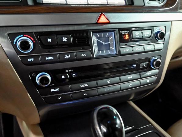 Hyundai Genesis II с пробегом 2015 года, цена 1 700 000 рублей, 161845 км, седан, Автокод Объявления