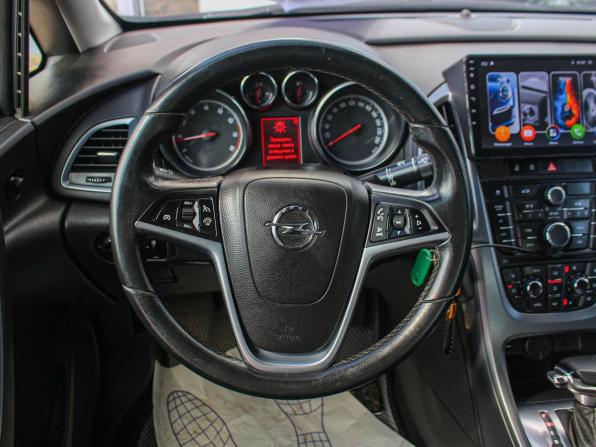 Opel Astra J Рестайлинг с пробегом 2013 года, цена 740 200 рублей, 121667 км, седан, Автокод Объявления
