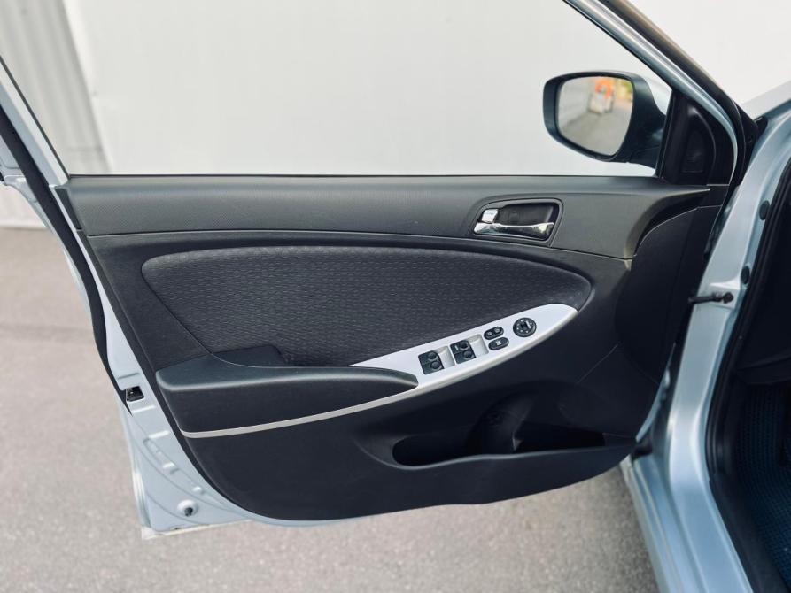 Hyundai Solaris I Санкт-Петербург  - изображение 13