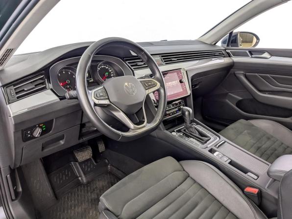 Volkswagen Passat B8 Рестайлинг с пробегом 2021 года, цена 2 599 000 рублей, 90268 км, седан, Автокод Объявления