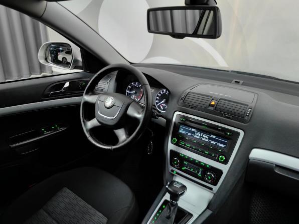 Skoda Octavia II (A5) Рестайлинг с пробегом 2011 года, цена 599 000 рублей, 224254 км, лифтбек, Автокод Объявления