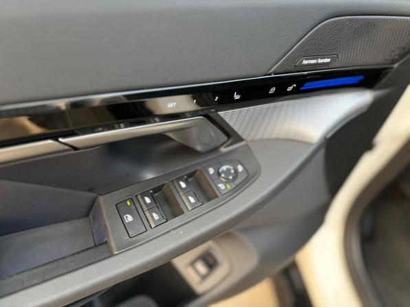 BMW 5 серии VIII (G60/G61/G68) с пробегом 2023 года, цена 8 660 000 рублей, 300 км, седан, Автокод Объявления
