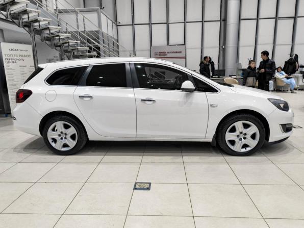 Opel Astra J Рестайлинг с пробегом 2013 года, цена 700 000 рублей, 211105 км, универсал, Автокод Объявления