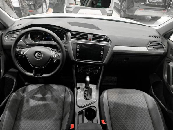 Volkswagen Tiguan II с пробегом 2019 года, цена 2 050 000 рублей, 198449 км, внедорожник, Автокод Объявления