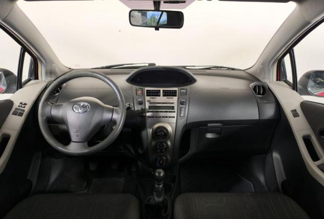Toyota Yaris II Рестайлинг с пробегом 2009 года, цена 450 000 рублей, 150157 км, хэтчбек, Автокод Объявления