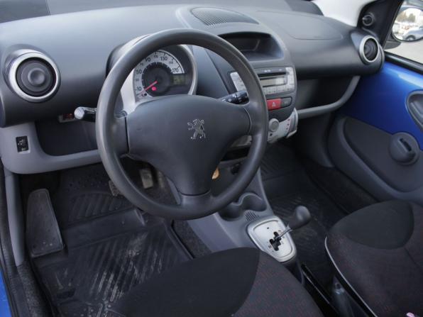 Peugeot 107 I с пробегом 2009 года, цена 319 000 рублей, 200000 км, хэтчбек, Автокод Объявления